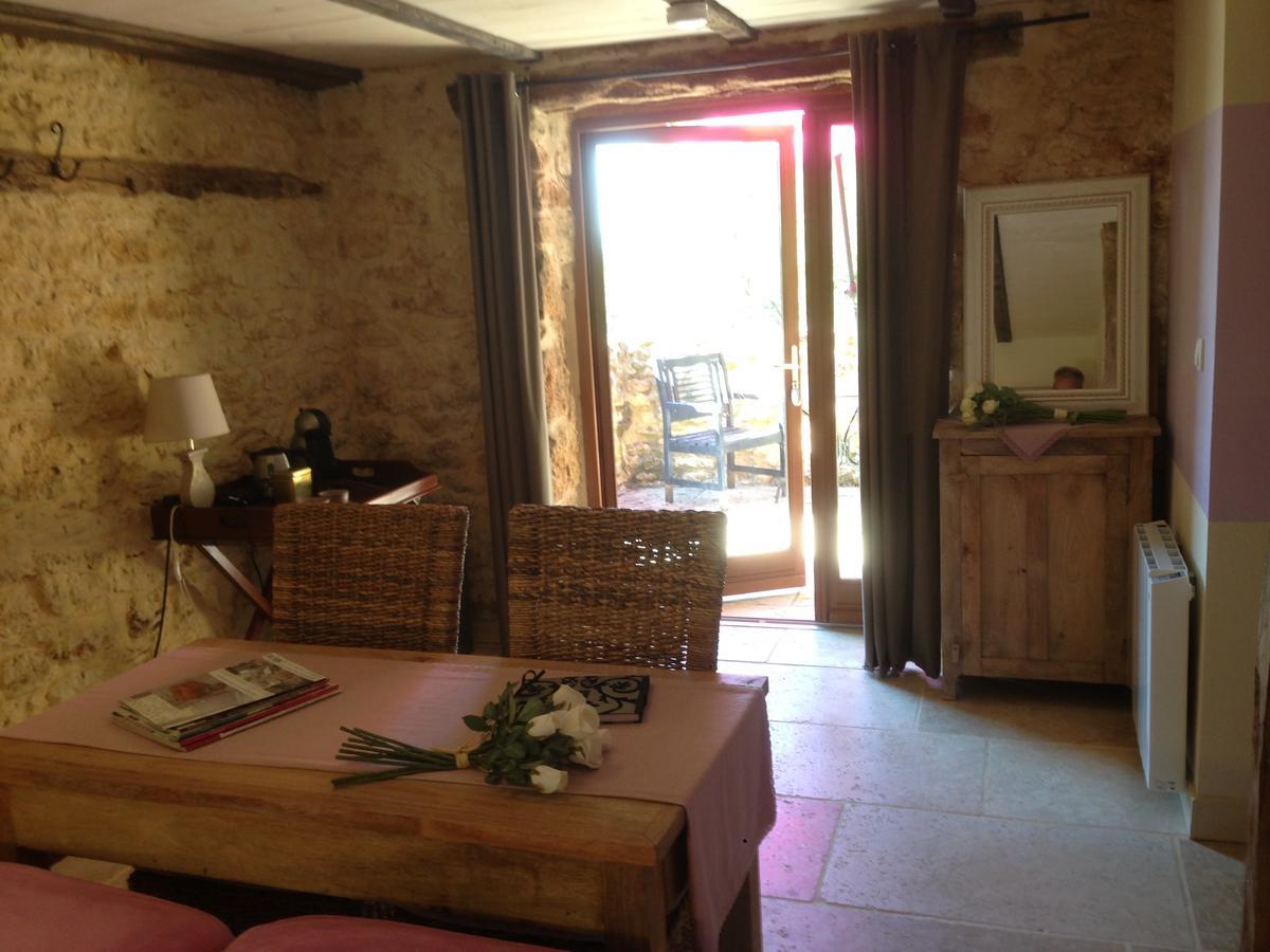 Bed and Breakfast Lo Petit Cretsou Simeyrols Exterior foto