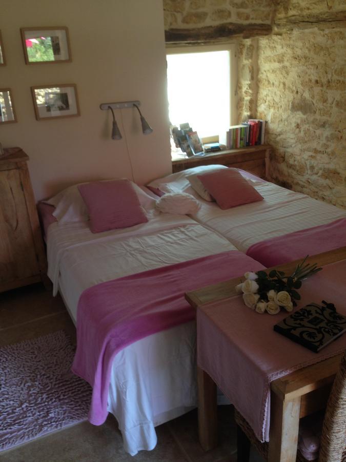 Bed and Breakfast Lo Petit Cretsou Simeyrols Exterior foto